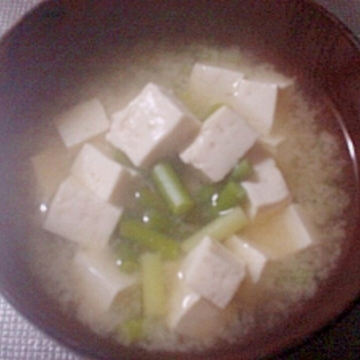 にんにくの芽とお豆腐の味噌汁☆